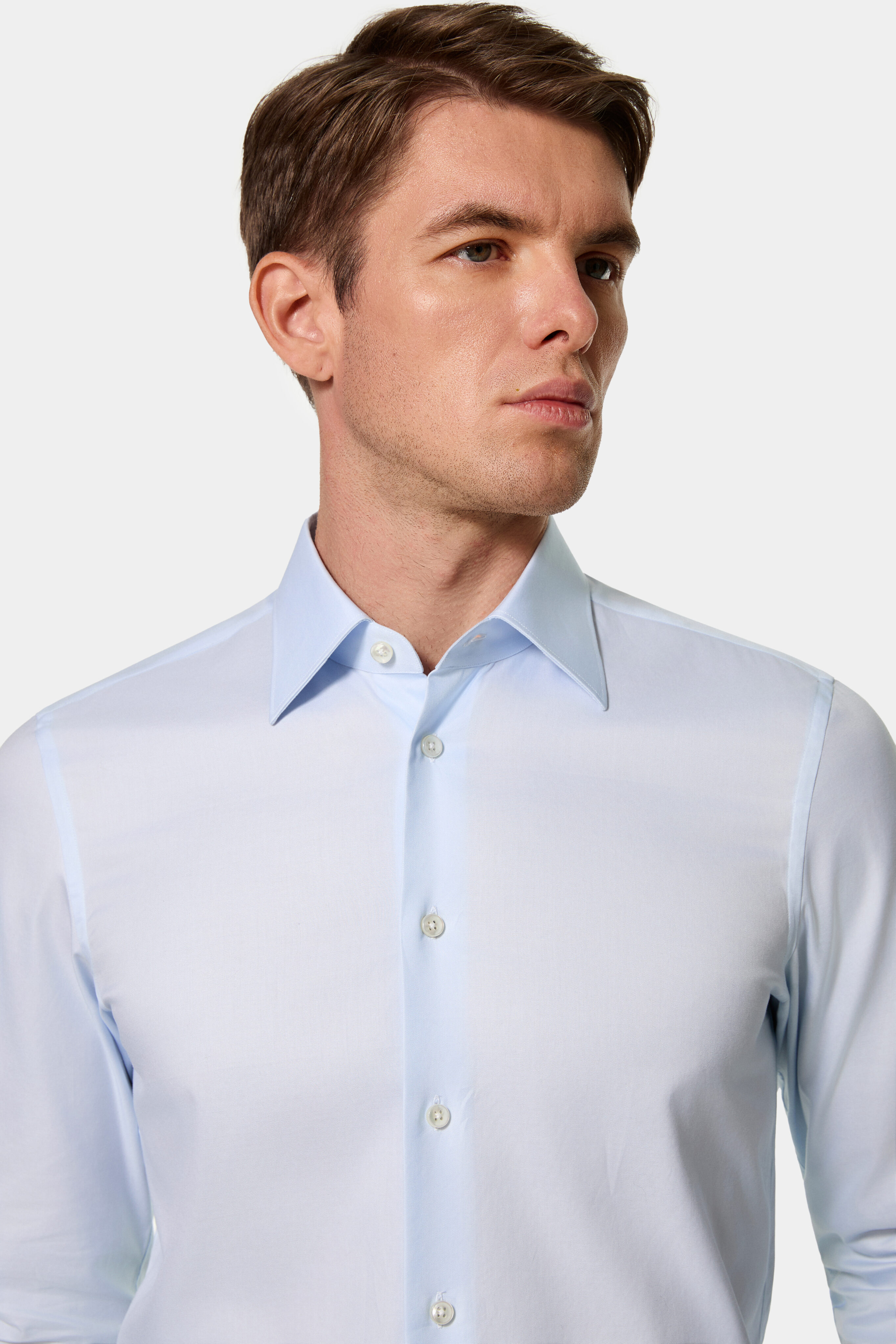 Close-up of the English collar on the Isaac Ely The Edward shirt